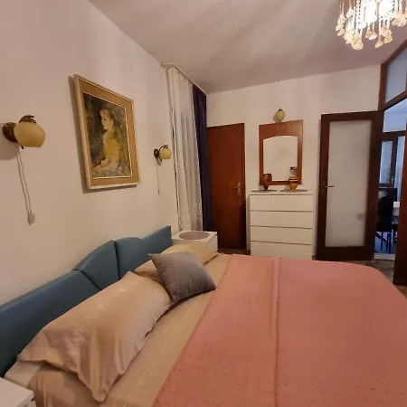 Villa Green Apartment